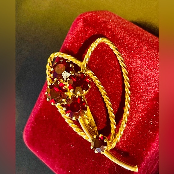 Vintage Gold Rope and Ruby Crystal Brooch - Picture 3 of 8